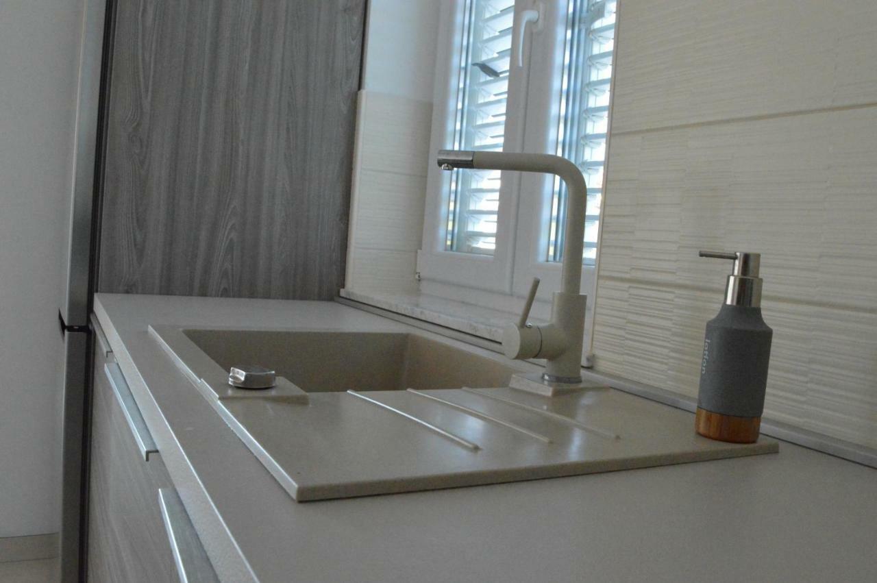 Malinska Apartamento Exterior foto