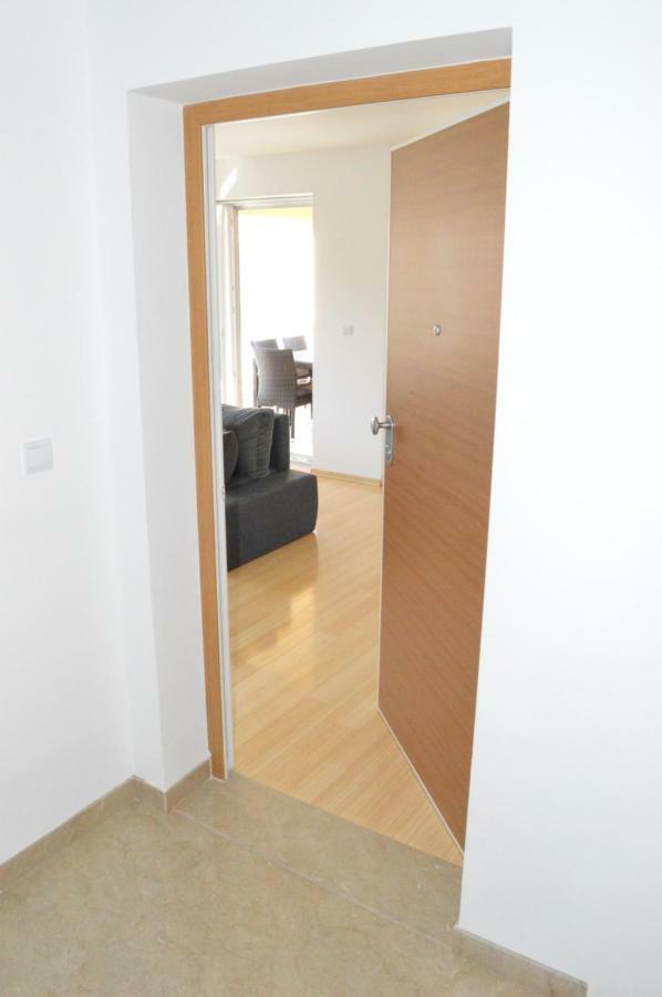 Malinska Apartamento Exterior foto