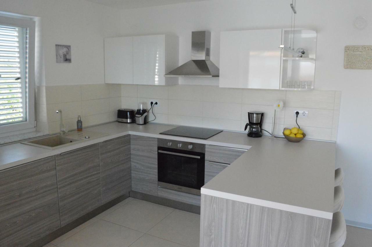Malinska Apartamento Exterior foto